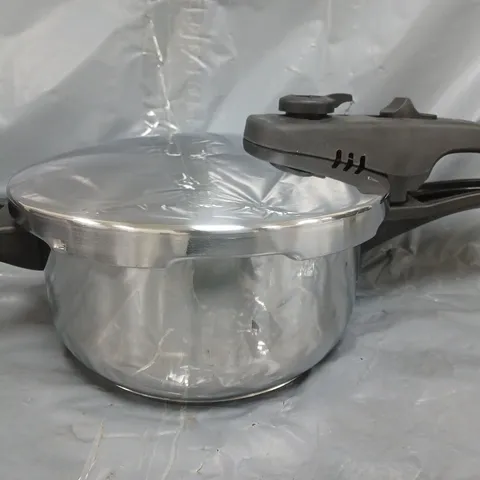TOWER 3 LITRE STAINLESS STEEL PRESSURE COOKER