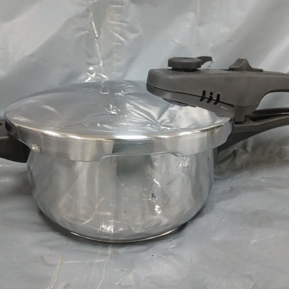 TOWER 3 LITRE STAINLESS STEEL PRESSURE COOKER