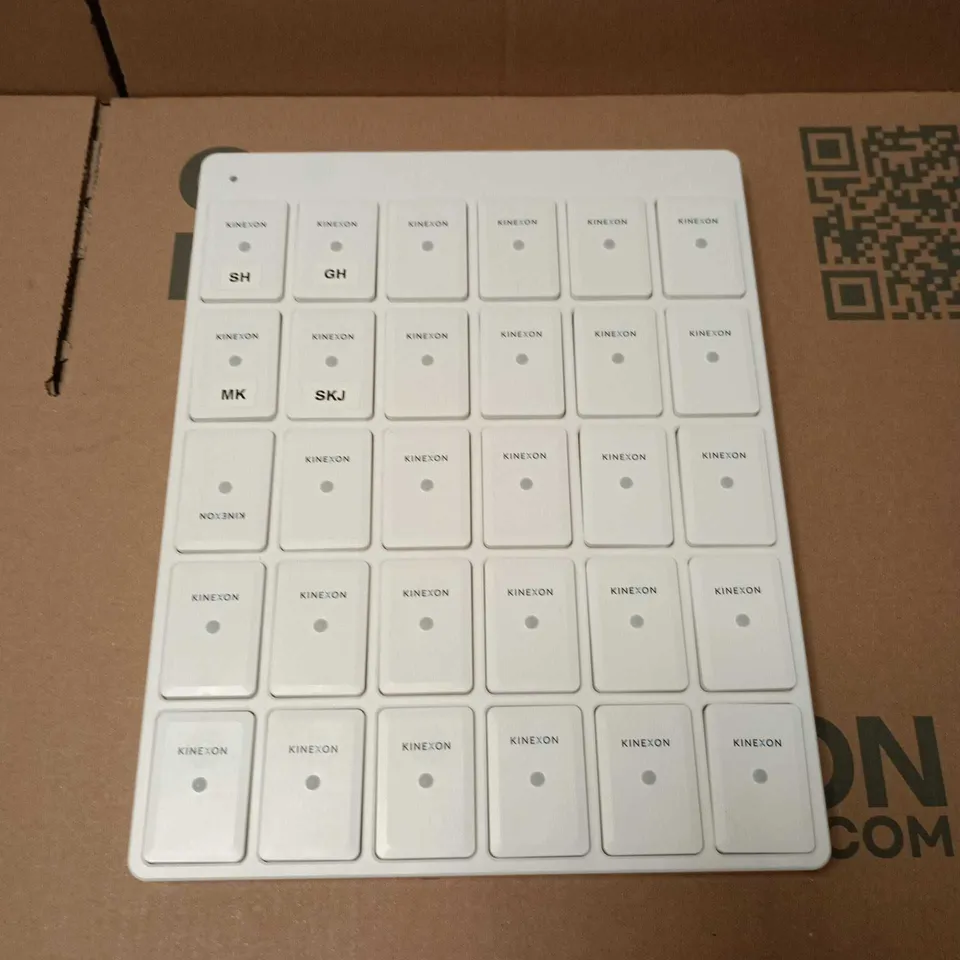 KINEXON KNX-C2.2-1.1-4F TRACKER TILES