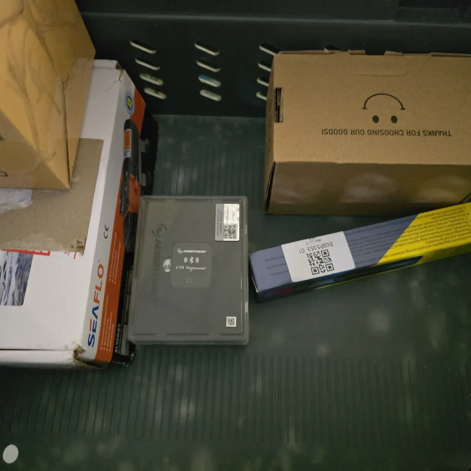 APPROXIMATELY 7 ASSORTED ITEMS TO INCLUDE - SMART PEN SCANNING PEN , CO ALARM . ATTACK SHARK R1-MOUSE ETC