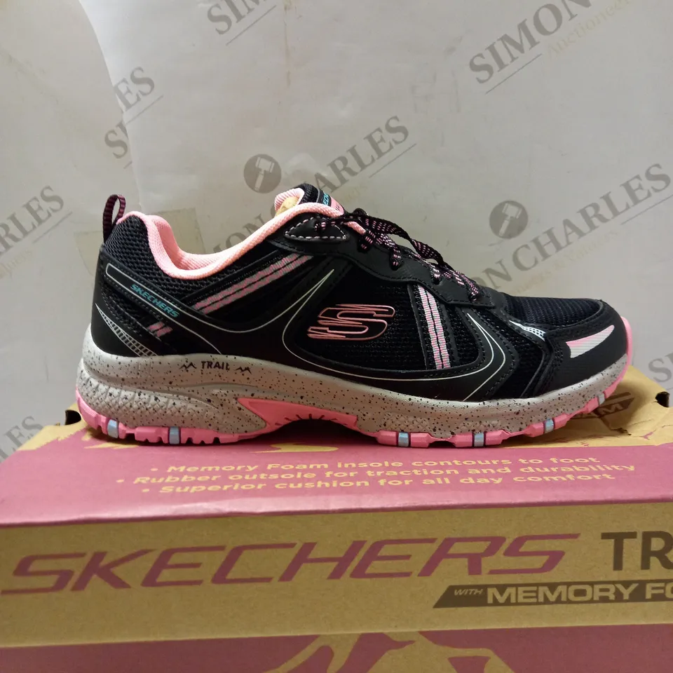 SKECHERS ADVENT PINK/BLACK TRAINERS - SIZE 6
