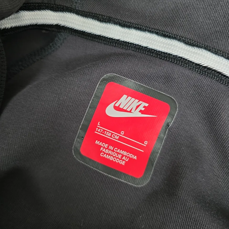 NIKE ZIP HOODIE GREY, SIZE KIDS L (MADE IN CAMBODIA)