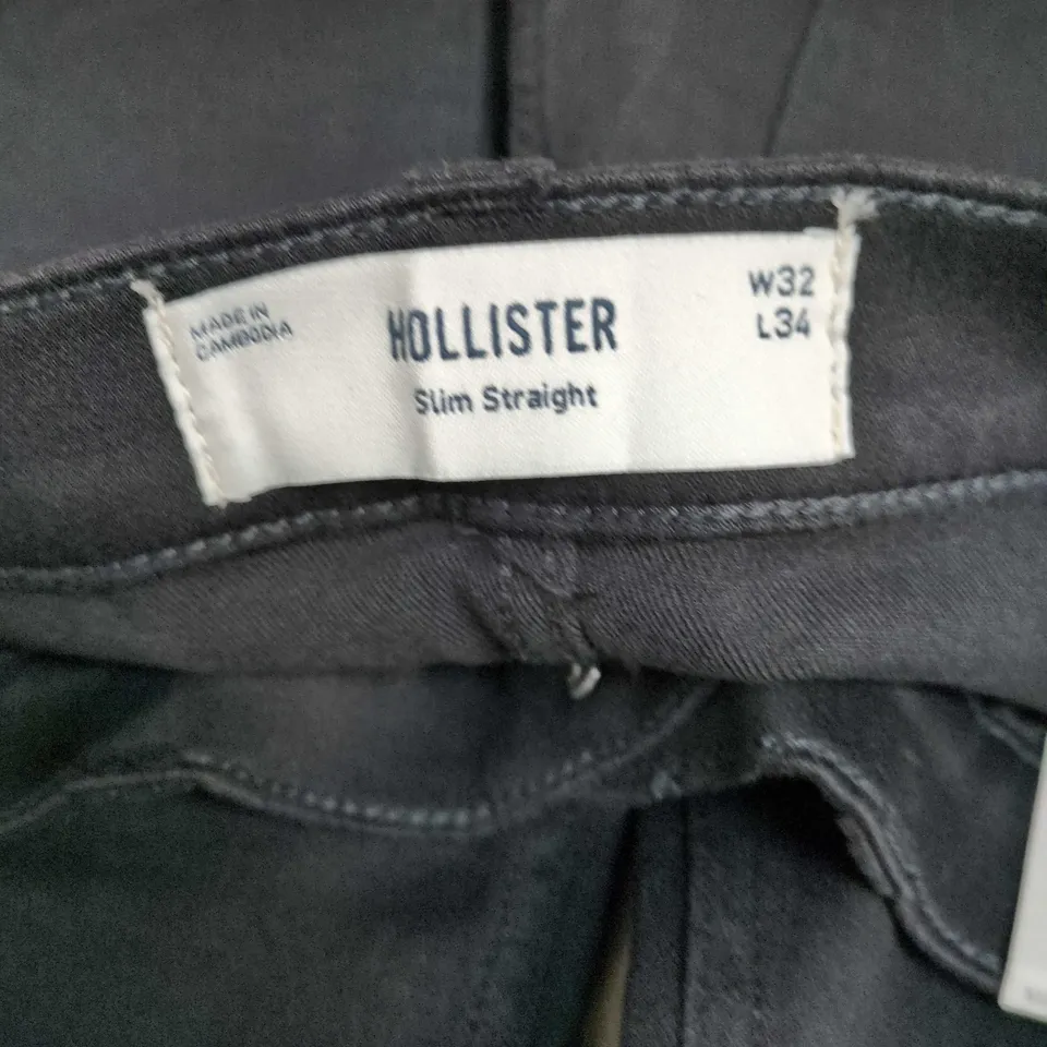 HOLLISTER SLIM STRAIGHT JEANS – MEN’S, W32/L34, DARK WASH