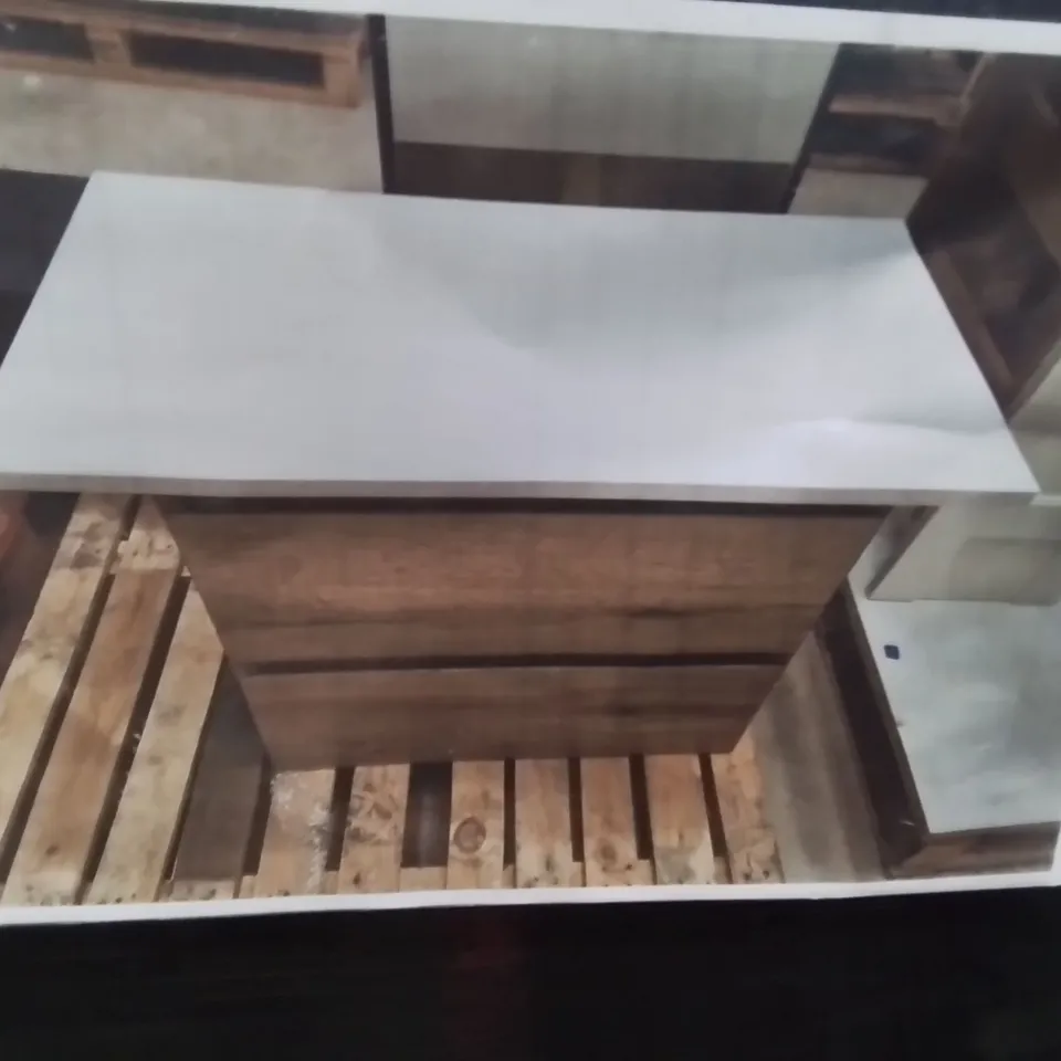 PALLET OF ASSORTED BATHROOM CABINETS AND FITTINGS 