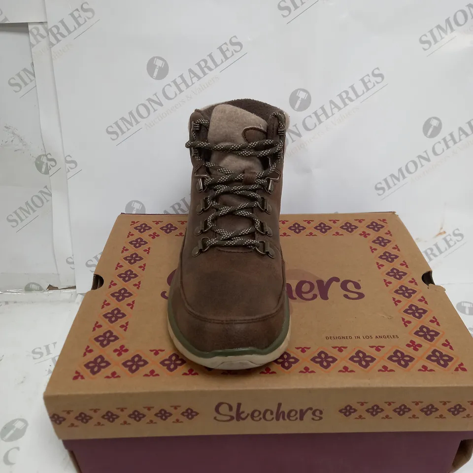 SKECHERS WARM BOOTS-BROWN SIZE 5