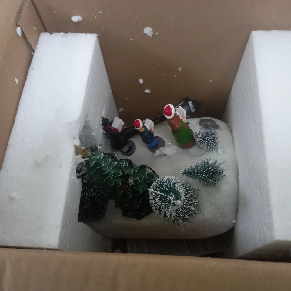 DESIGNER FESTIVE LED CHRISTMAS SCENE WITH MUSIC RRP £24.99