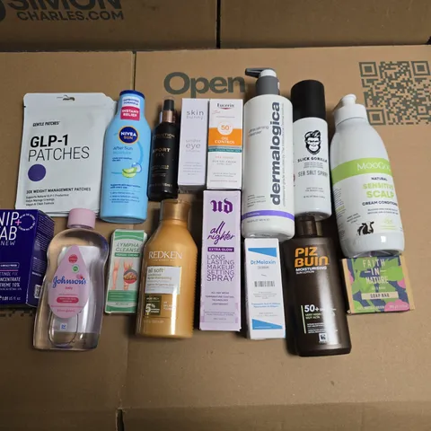 LOT OF APPROXIMATELY 23 ASSORTED HEALTH AND BEAUTY ITEMS TO INCLUDE NIP FAB RENEW, REDKEN CONDITIONER AND PIZ BUIN SUN LOTION