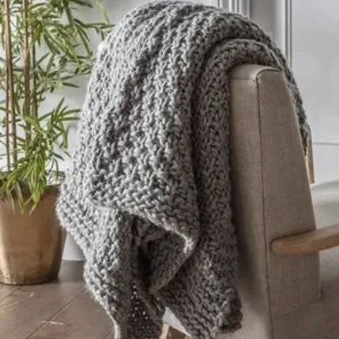 BEDFORD MOSS CHUNKY THROW 130 X 170CM