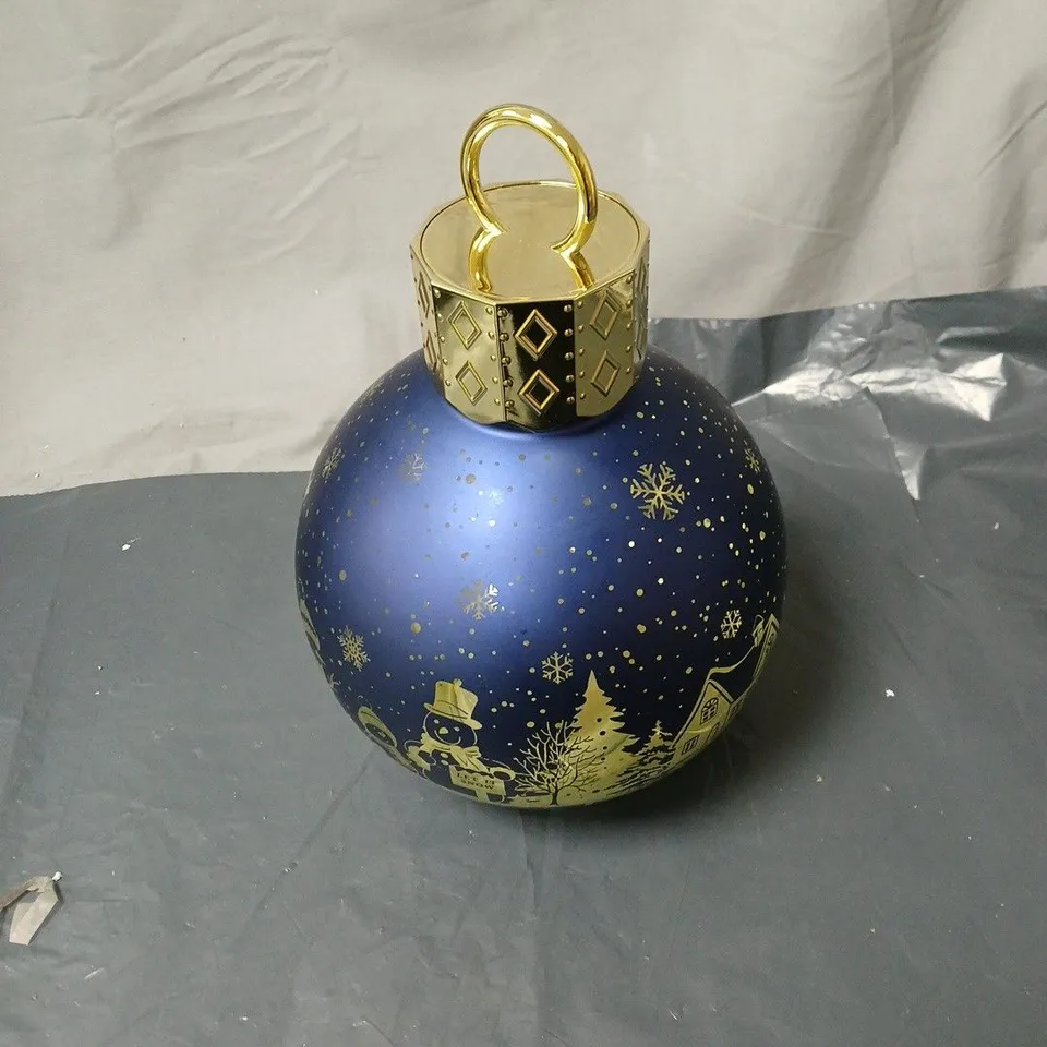 OUTLET HOME STORIES 20CM PRE-LIT ROTATING CHRISTMAS SCENE BAUBLE