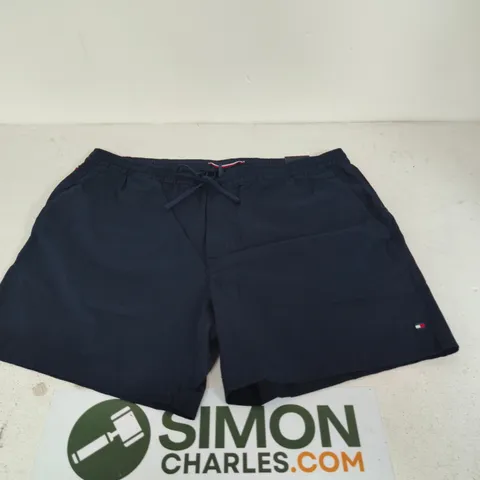 TOMMY HILFIGER DOVER 6IN REGULAR FIT SHORTS – NAVY, UK 38