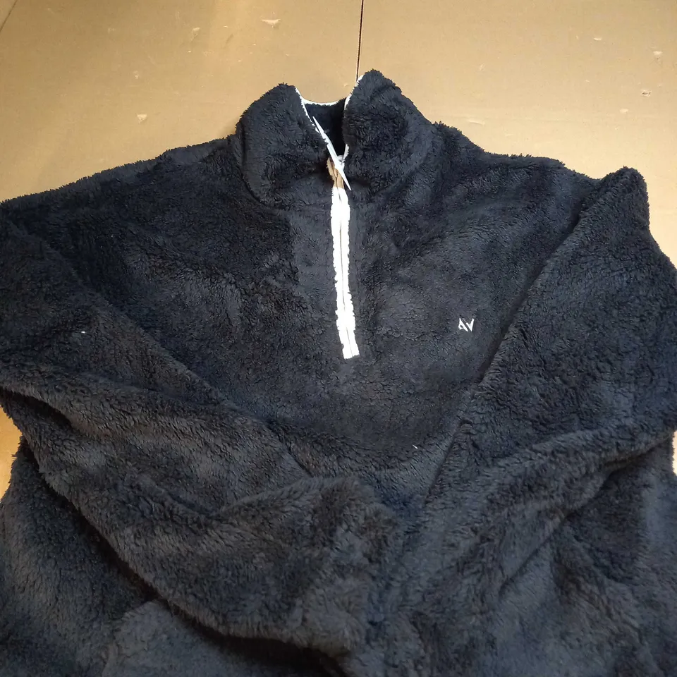 ANOTHER VERSION FLUFFY QUARTER ZIP IN BLACK - UK SMALL