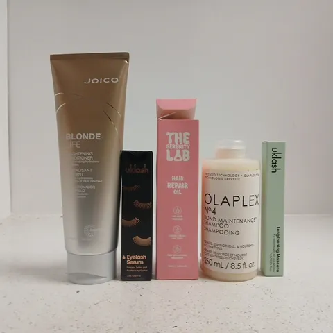 APPROXIMATELY 15 ASSORTED COSMETIC ITEMS INCLUDING VARIOUS MAKES AND BRANDS - COLLECTION ONLY
