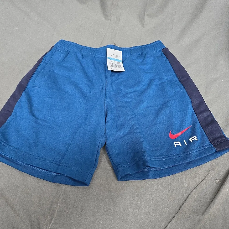 NIKE AIR MAX SHORTS SIZE M