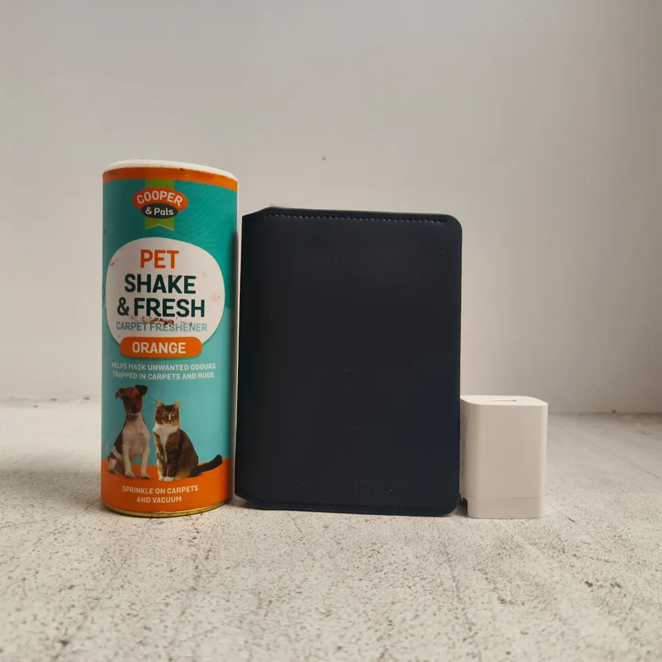 APPROXIMATELY 8 ASSORTED HOUSEHOLD ITEMS TO INCLUDE