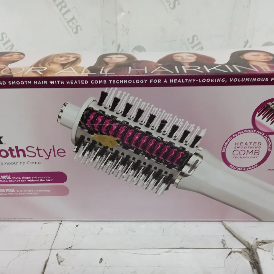 BOXED SHARK SMOOTHSTYLE HOT BRUSH & SMOOTHING COMB