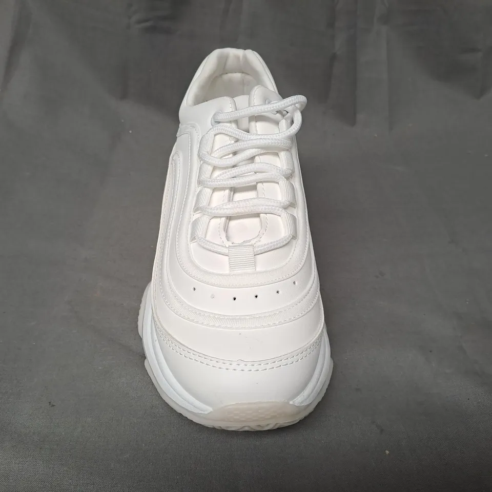 BOXED PAIR OF KOI VEGAN LIZZIES V2 EXTRA CHUNKY TRAINERS IN WHITE UK SIZE 7