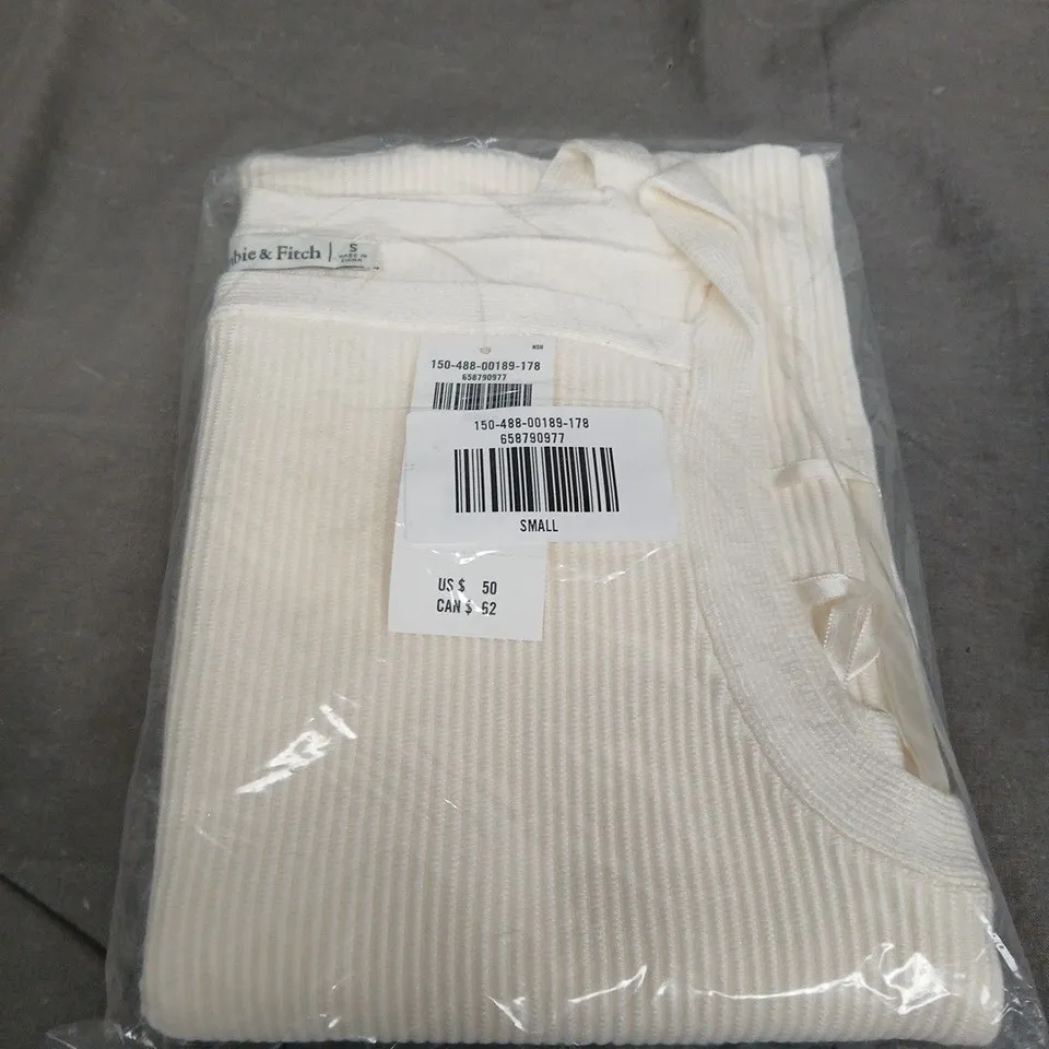 ABERCROMBIE AND FITCH SMALL TOP SIZE S 