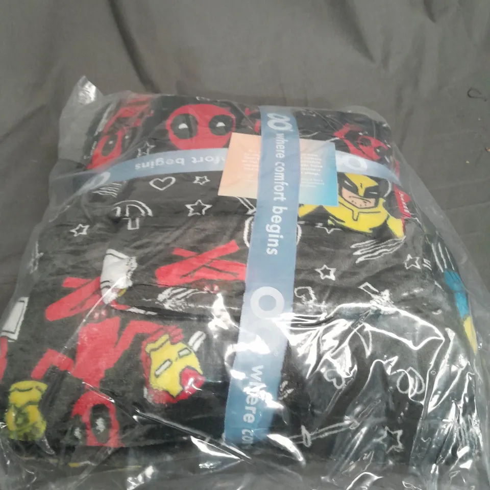 OODIE HOODED OVERSIZED BLANKET - MARVEL