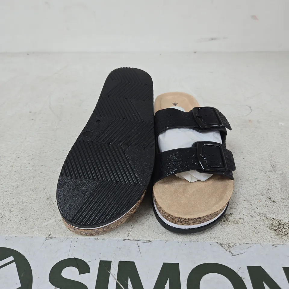 DUNLOP BLACK TWO-STRAP CORK-SOLED SANDAL SIZE EU 37