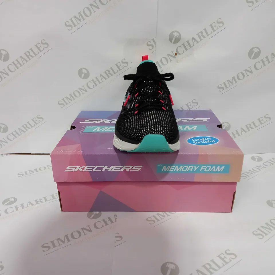 SKECHERS MEMORY FOAM FASHION FIT - UK 6