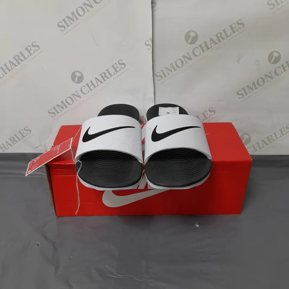 NIKE KAWA SLIDERS WHITE SIZE 4.5