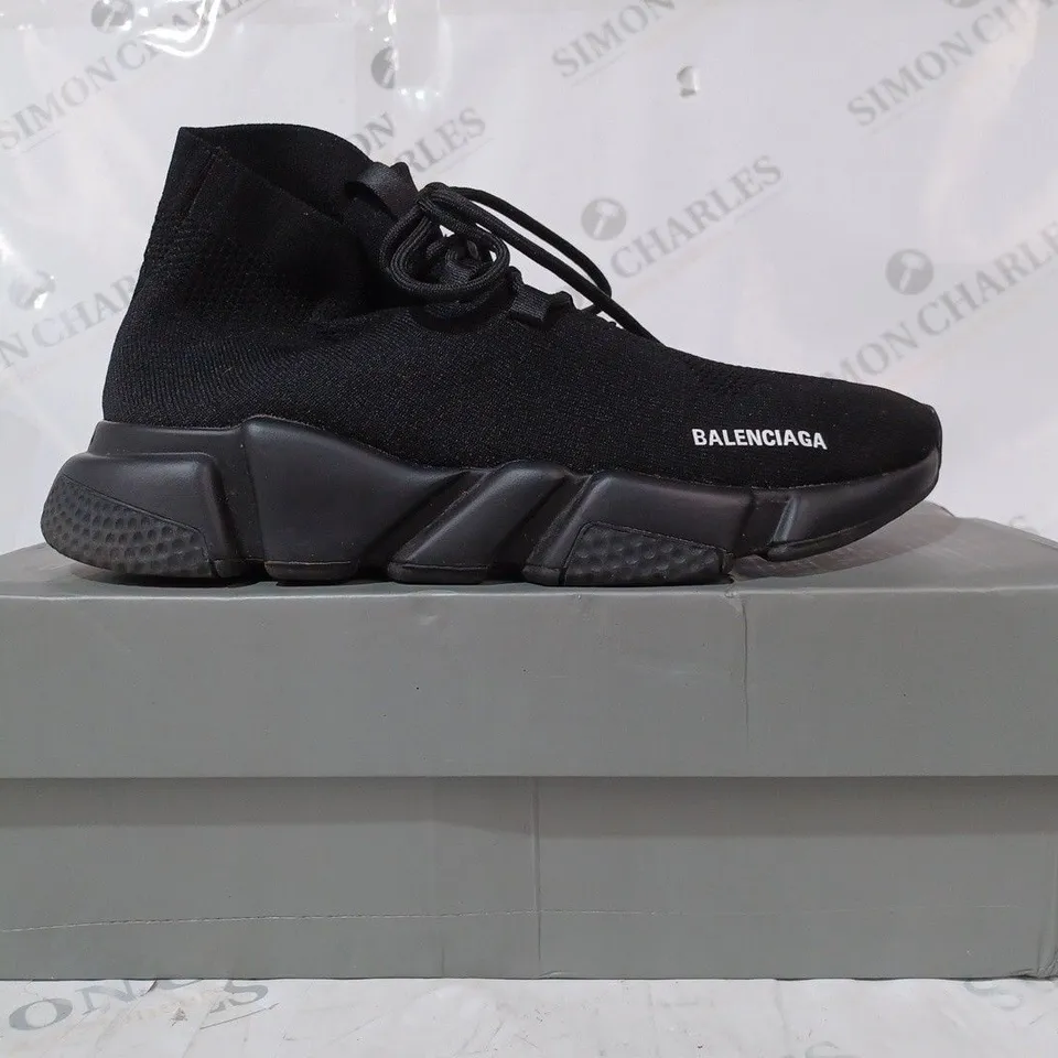 BOXED PAIR OF BALENCIAGA SHOES IN BLACK EU SIZE 41