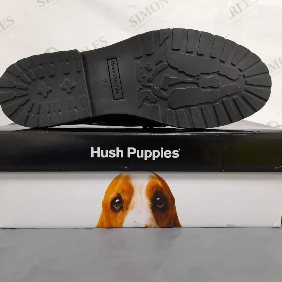 BOXED PAIR OF HUSH PUPPIES VERITY SLIP-ON SHOES IN BLACK UK SIZE 7