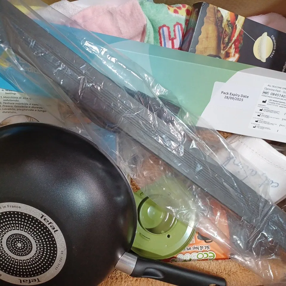 BOX OF APPROXIMATELY 20 ASSORTED HOUSEHOLD ITEMS TO INCLUDE BUTTERFLY DESIGN TABLET CASE, SEALSKIN COLORIS SHOWER CURTAIN, ETC