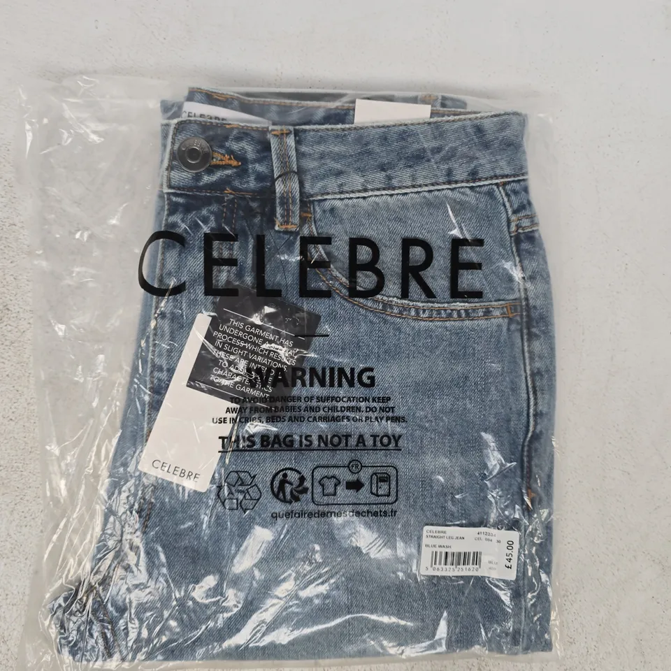 BAGGED CELEBRE STRAIGHT LEG JEANS IN BLUE WASH SIZE 30