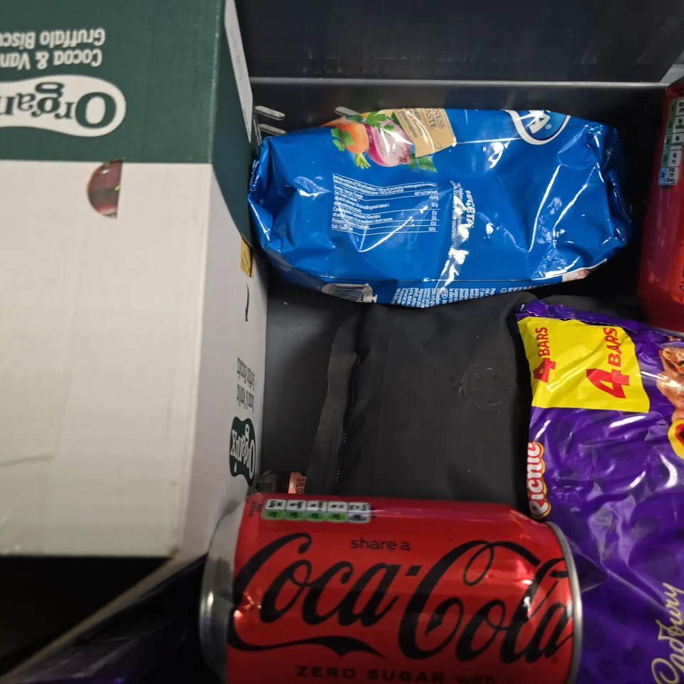 APPROXIMATELY 8 ASSORTED FOOD & DRINK ITEMS TO INCLUDE -MENTOS , MEJI FOODS JOLLOF RICE , COCA COLA ETC