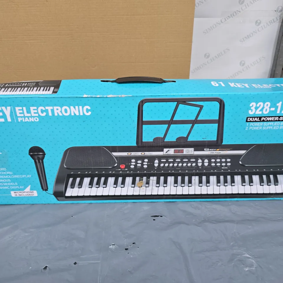 61-KEY ELECTRONIC PIANO KEYBOARD – PORTABLE, USB INPUT (BOXED)