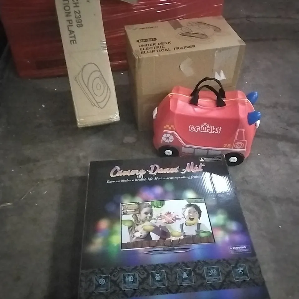PALLET OF HOUSEHOLD ITEMS TO INCLUDE VIBRATION PLATE, CAMERA DANCE MAT,TRUNKI,UNDER DESK ELECTRIC ELLIPTICAL TRAINER AND OTHER ASSORTED ITEMS...