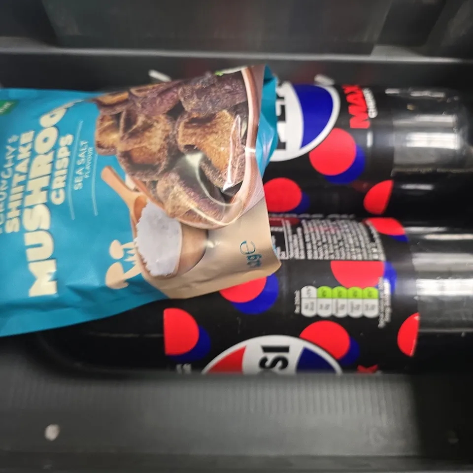 APPROXIMATELY 6 ASSORTED FOOD & DRINK ITEMS TO INCLUDE - PEPSI MAX CHERRY , TUTTI BISCOTTI , MUSHROOM CRISPS ETC