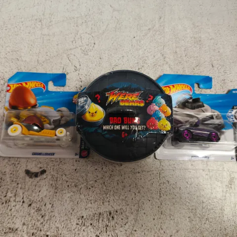 APPROXIMATELY 10 ASSORTED TOYS AND GAMES TO INCLUDE HOTWHEELS EGGSHELLRACER, ETC
