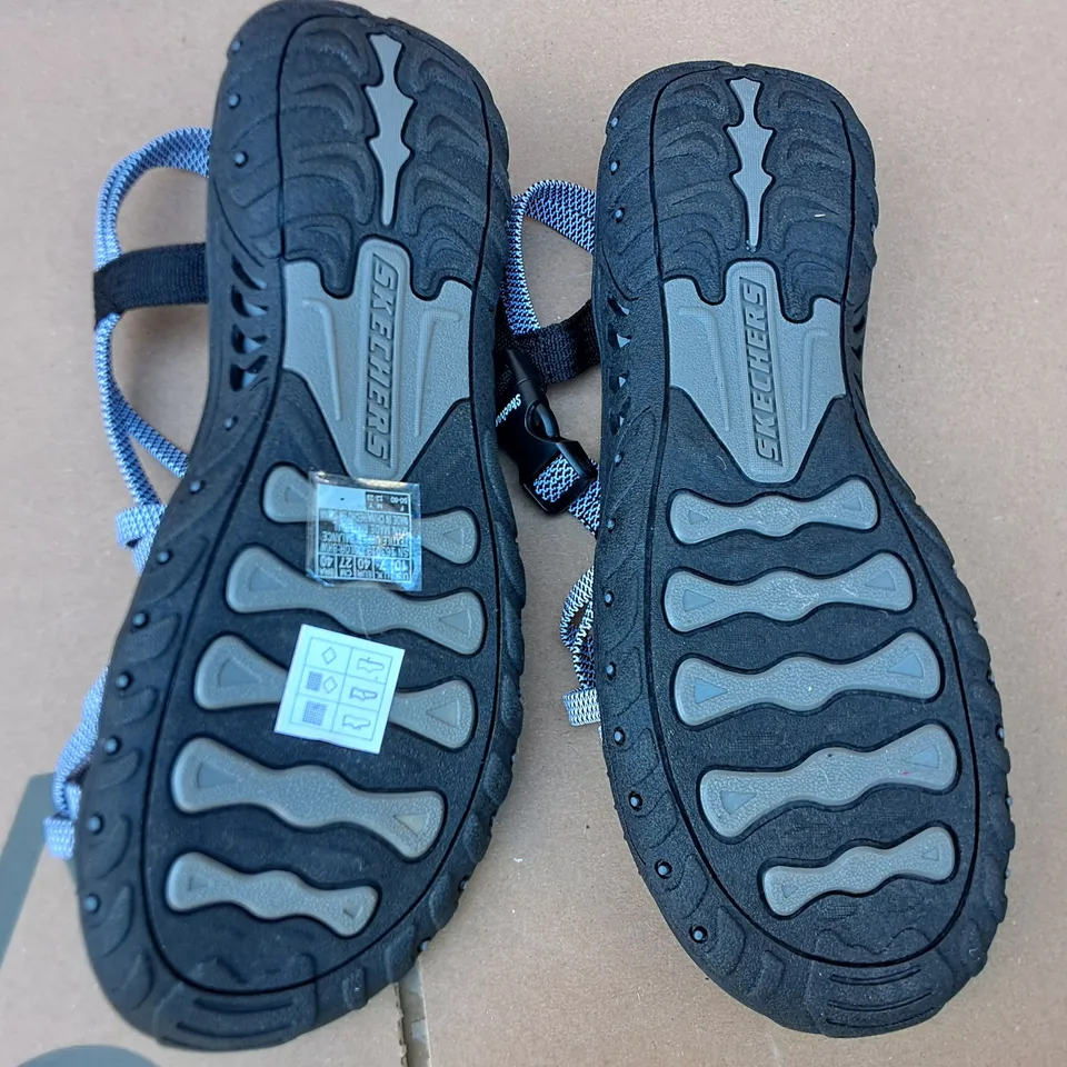 BOXED PAIR OF SKECHERS WOMENS BLACK SANDALS - UK 7