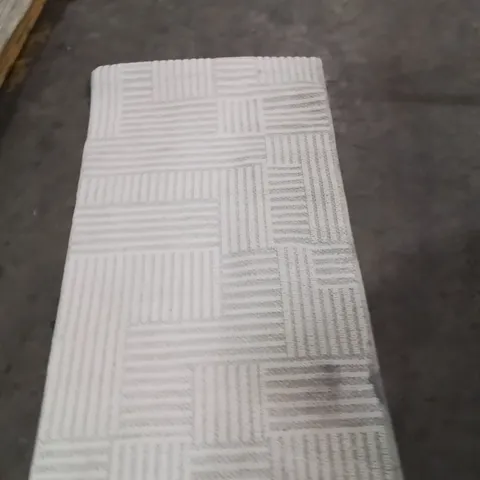 QUALITY DESIGNER AREA RUG - APPROXIMATELY 160X80CM