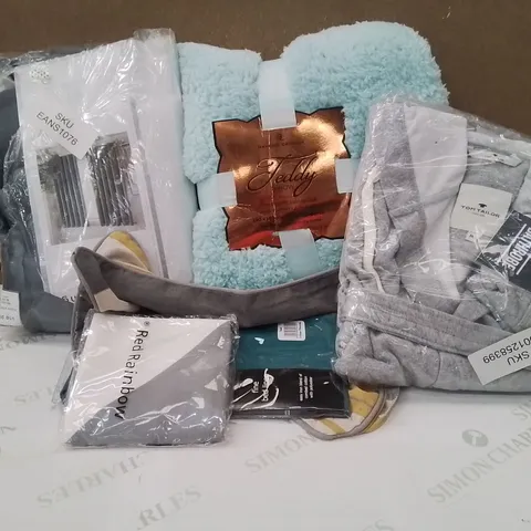 BOX TO CONTAIN AN ASSORTMENT OF CURTAINS, BEDDING AND THROWS ECT 