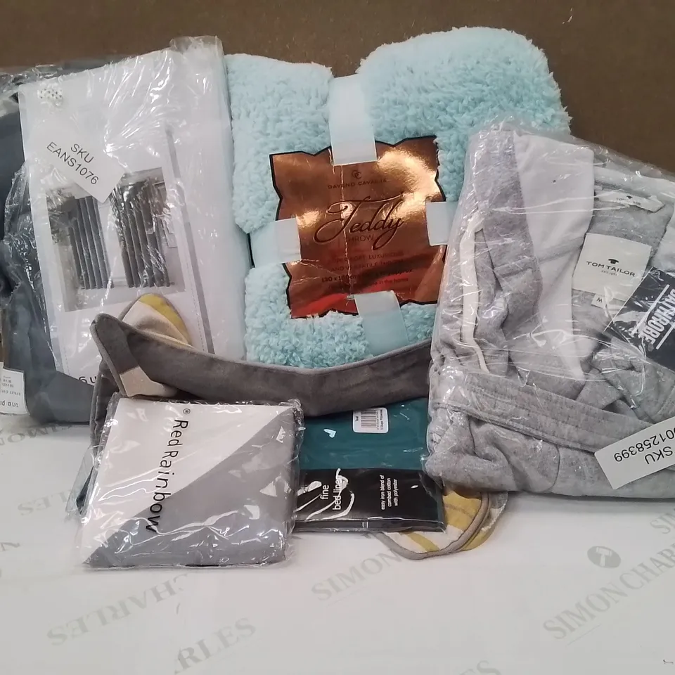 BOX TO CONTAIN AN ASSORTMENT OF CURTAINS, BEDDING AND THROWS ECT 