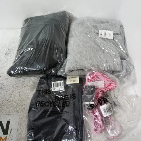 APPROXIMATELY 15 ASSORTED CLOTHING ITEMS IN VARIOUS SIZES, COLOURS & STYLES TO INCLUDE BIKINI TOP, MICRO LOW DENIM SKIRT, LUXE TUCK HEM BOMBER, ETC