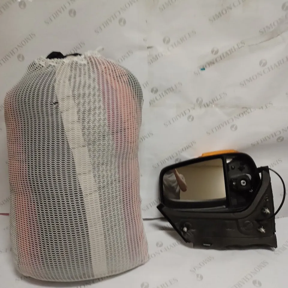 LOT TO CONTAIN APPROX 5 X ASSORTED PRODUCTS, INCLUDES WING MIRROR, SMALL BIN, PLANTER SOIL ETC - COLLECTION ONLY