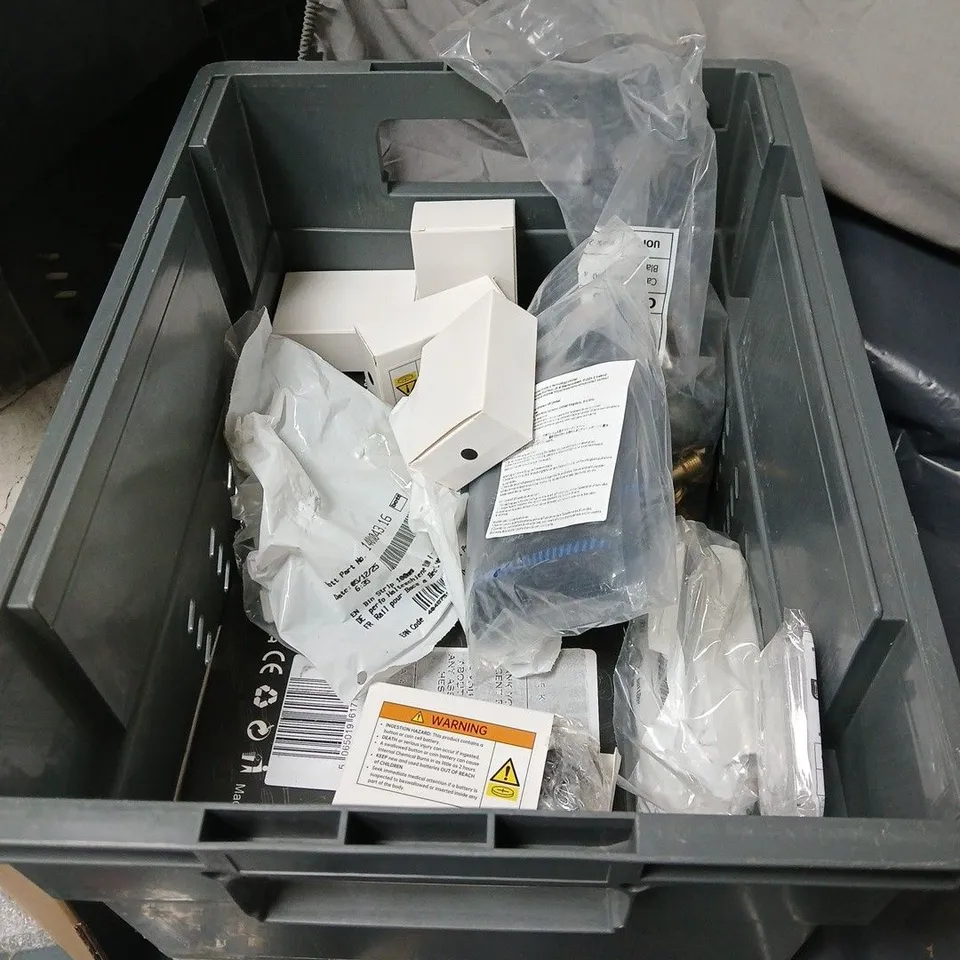 APPROXIMATELY 12 ASSORTED HOUSEHOLD ITEMS TO INCLUDE TOILET ROLL HOLDER, MOBILE PHONE VIDEO AMPLIFIER, HOOF PUTTY ETC