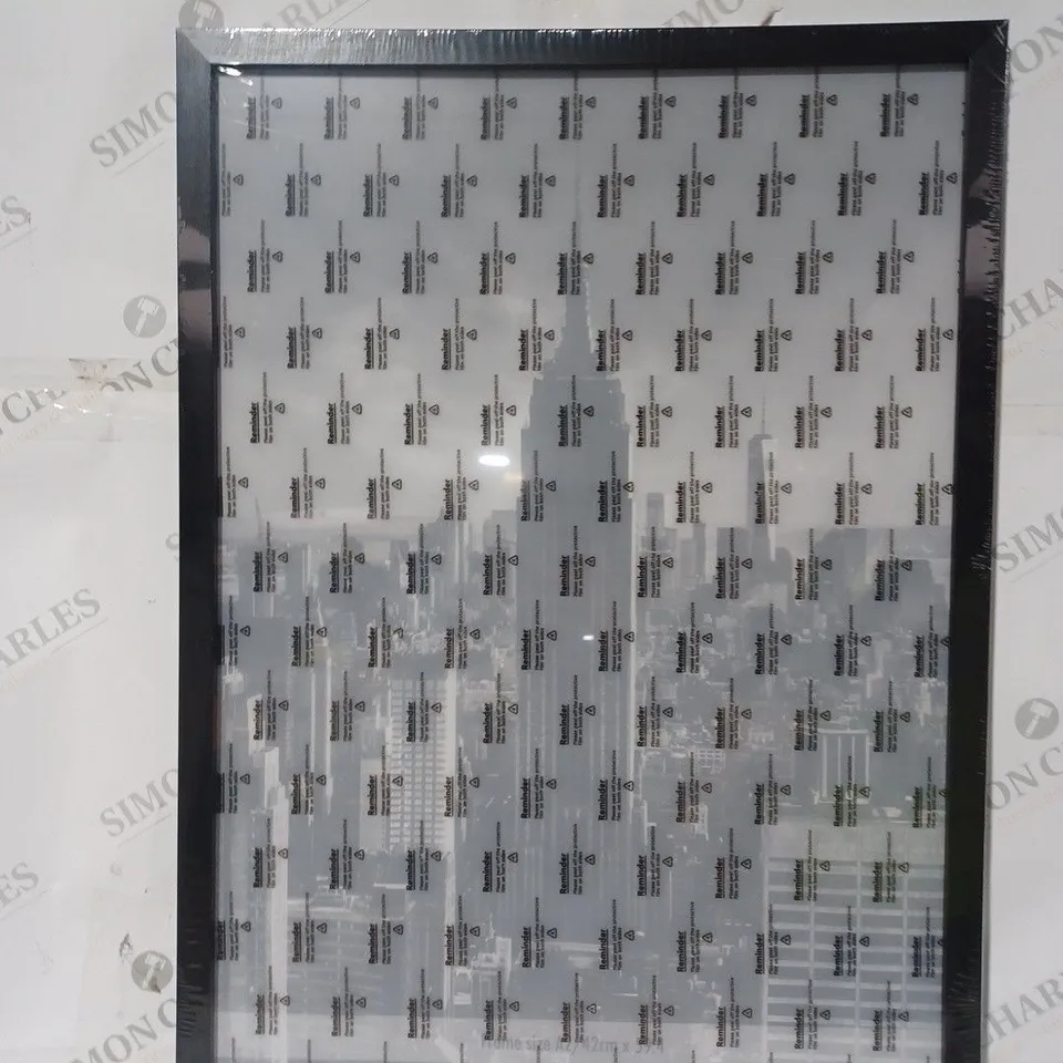 UNBRANDED WALL MOUNTABLE PHOTO/PICTURE FRAME IN BLACK