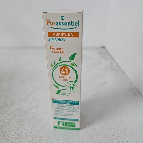 BOX OF APPROXIMATELY 30 X PURESSENTIEL PURIFYING AIR SPRAY – 41 ESSENTIAL OILS, PATENTED FORMULA - EXP DATE 11 / 2024