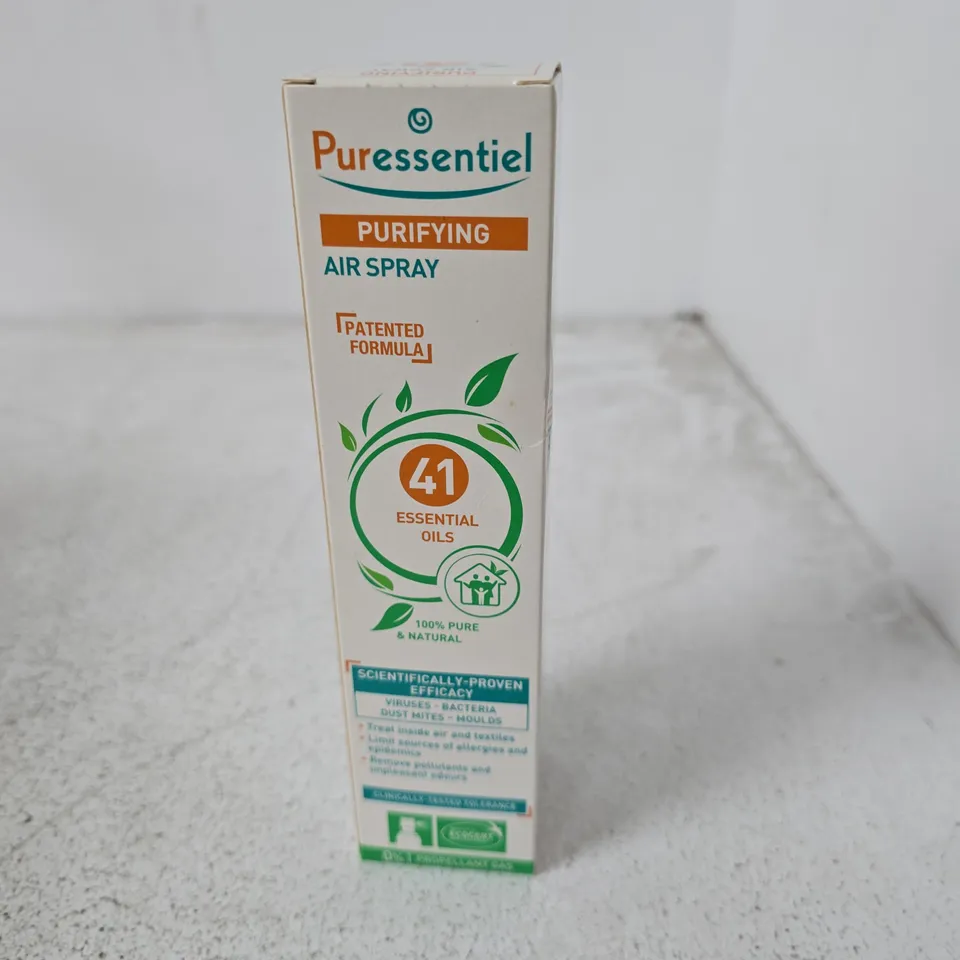 BOX OF APPROXIMATELY 30 X PURESSENTIEL PURIFYING AIR SPRAY – 41 ESSENTIAL OILS, PATENTED FORMULA - EXP DATE 11 / 2024