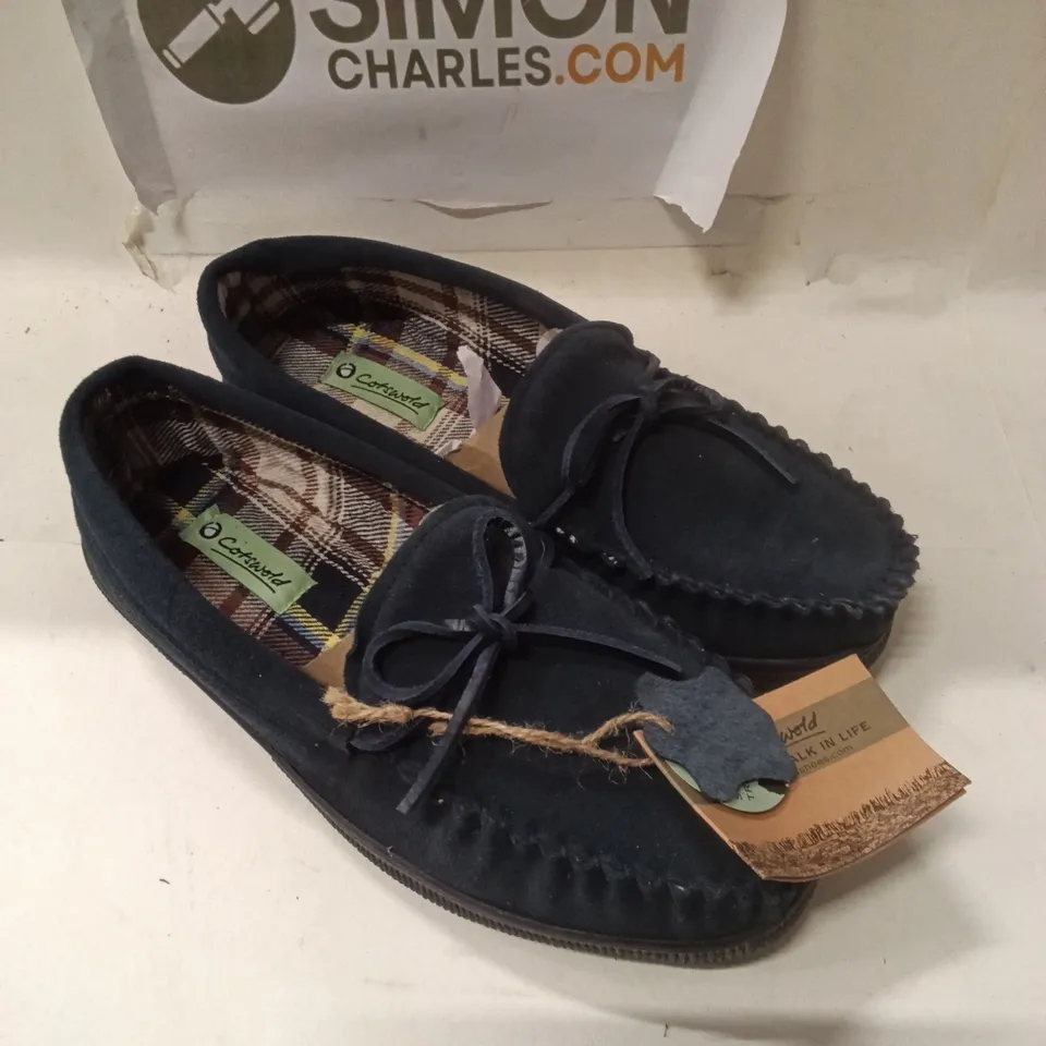 MEN'S MOCCASIN-STYLE SLIPPERS WITH PLAID INTERIOR SIZE UK11