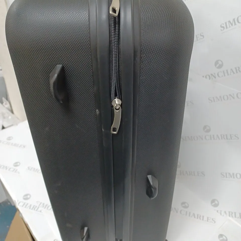 LINEA HARD SHELLED WHEELED LUGGAGE CASE - BLACK