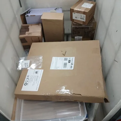 CAGE OF APPROXIMATELY 10 ASSORTED ITEMS TO INCLUDE  - CLOCK, STORAGE LID ETC... - COLLECTION ONLY 
