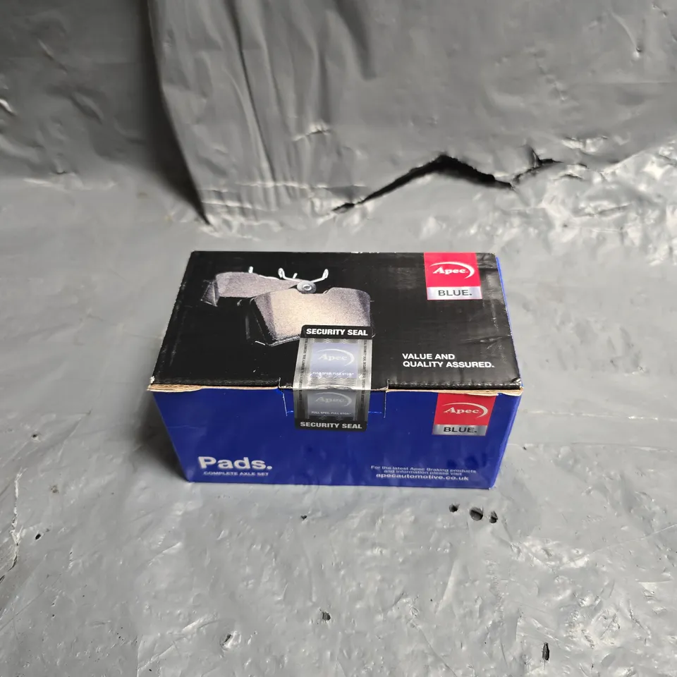 SEALED APEC BRAKE PADS COMPLETE AXLE SET