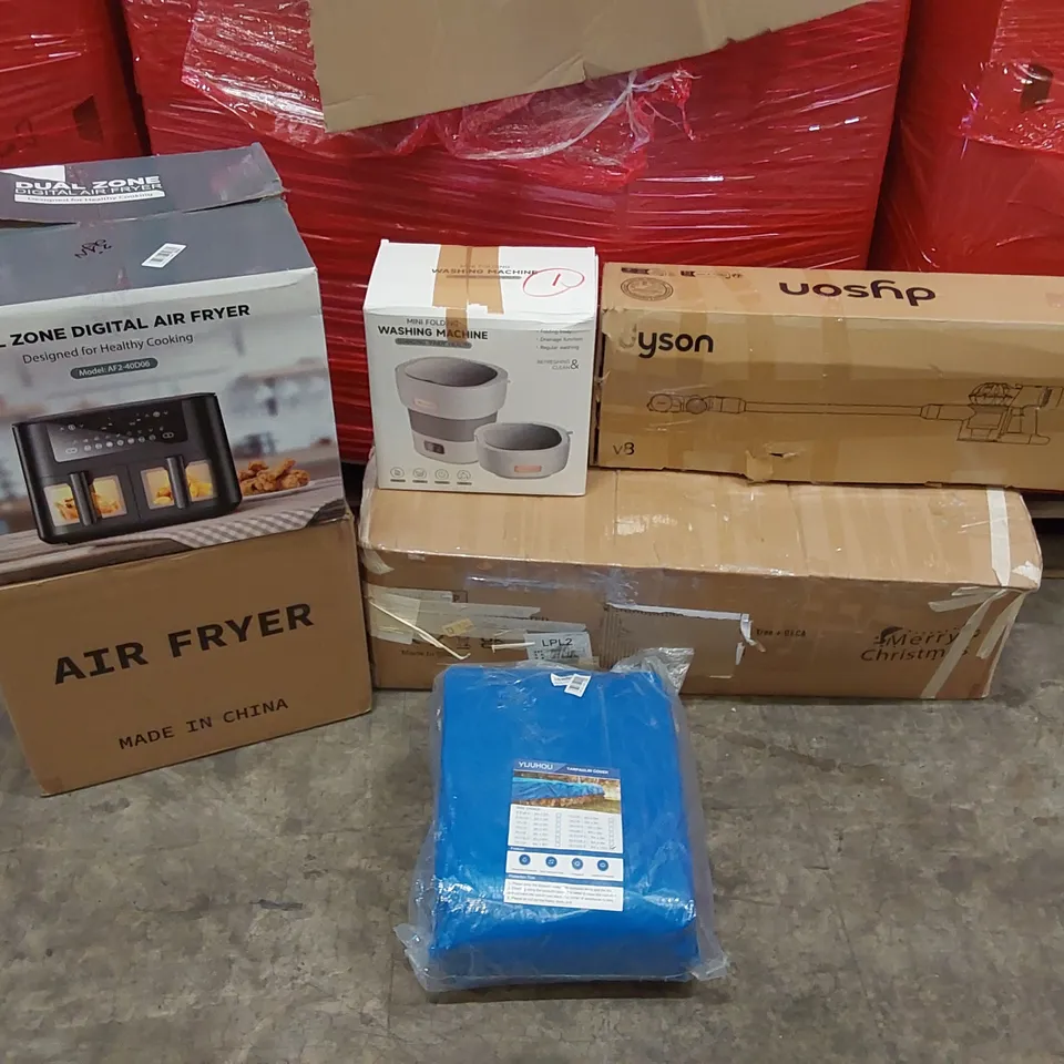 PALLET OF ASSORTED CONSUMER PRODUCTS TO INCLUDE: AIR FRYERS, DYSON VACUUM CLEANER, ARTIFICIAL CHRISTMAS TREE, MINI FOLDING WASHING MACHINE, TARPAULIN COVER ECT