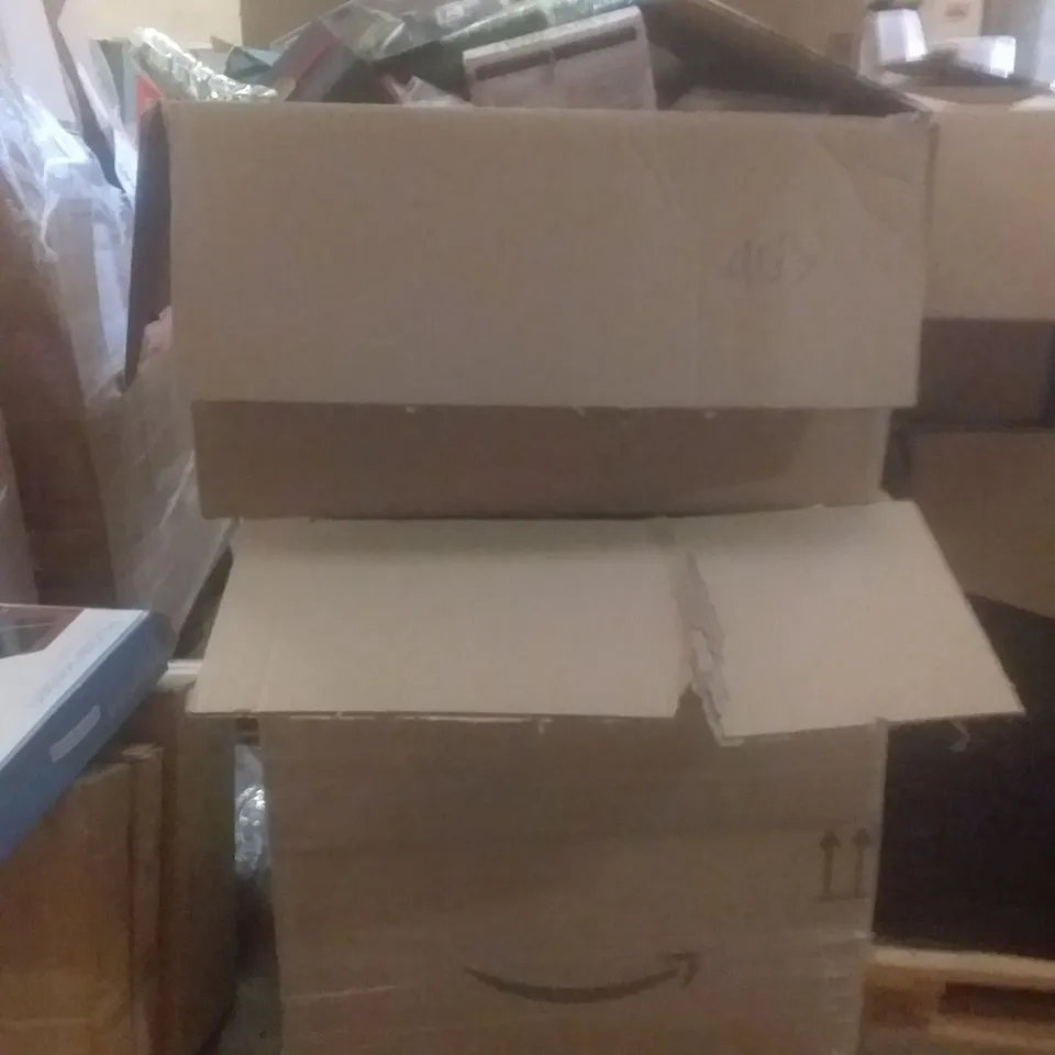 PALLET OF ASSORTED ITEMS INCLUDING COCKTAIL GLASSES, PET LEASHES, PEACH SOY CANDLE, ARTIFICIAL GRASS